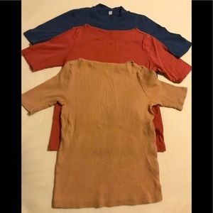 Uniqlo tops bundle. Colors: blue, beige, brick.